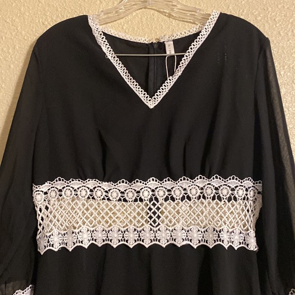 Black Dress with White Lace Cutout Sections Size 10 - Picture 3 of 13